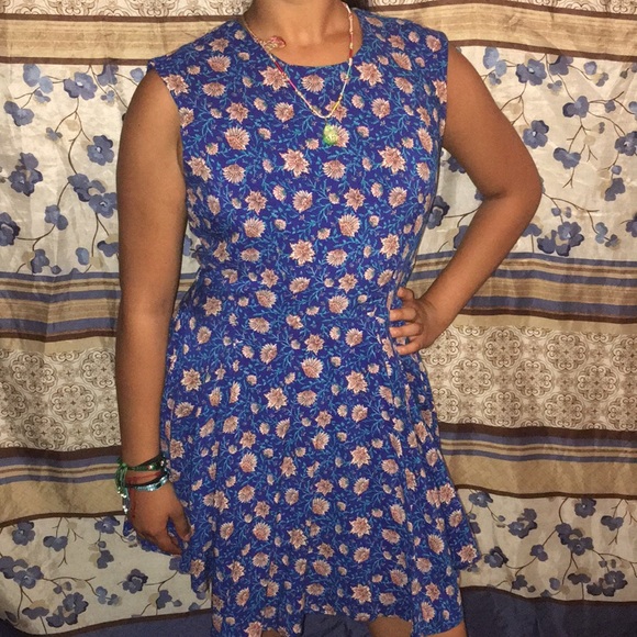 H&M Dresses & Skirts - Floral dress H&M Dresses & Skirts - Floral dress